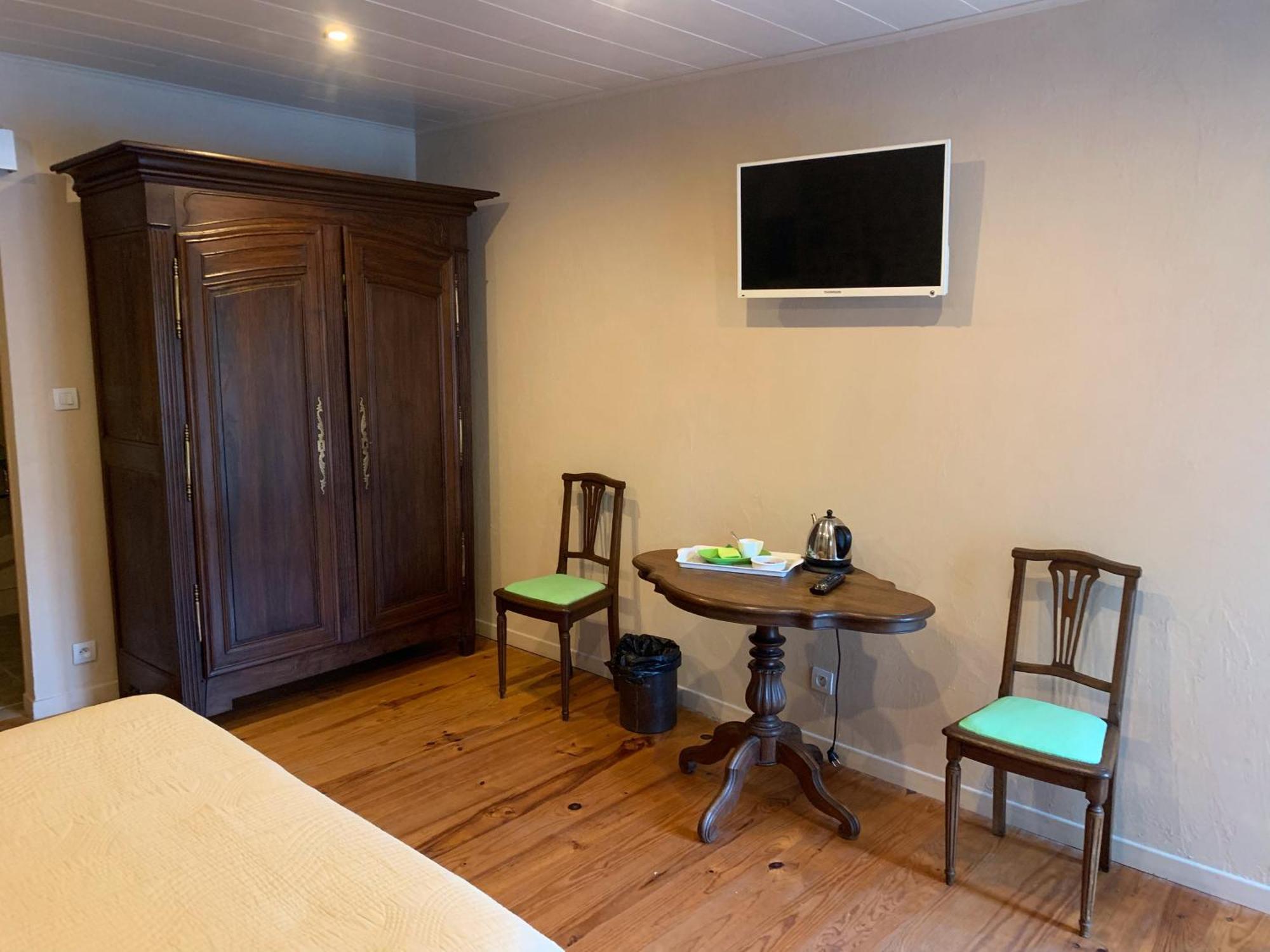 Bed and Breakfast L Entre Deux Champcey Номер фото